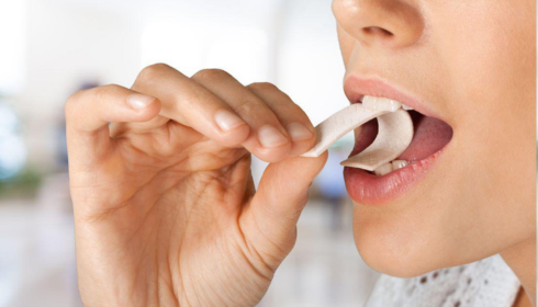 Sugar-Free Gum When Chewing Helps Oral Health and When It Becomes Too Much